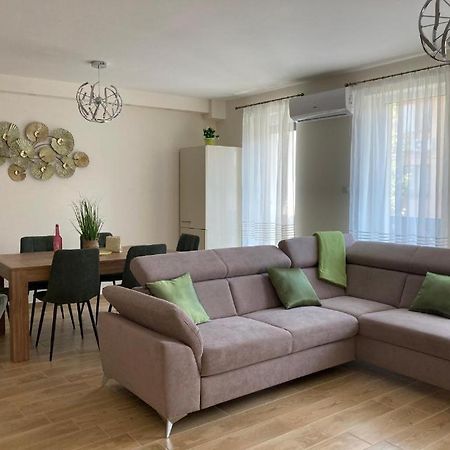 Noemi Apartman Apartment Hajduszoboszlo Exterior photo